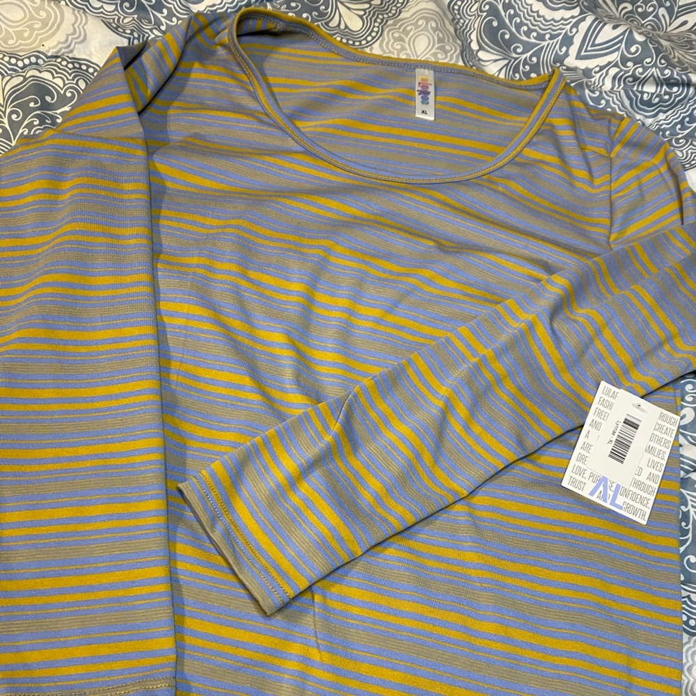 LuLaRoe NWT Lynnae top- sz XL
